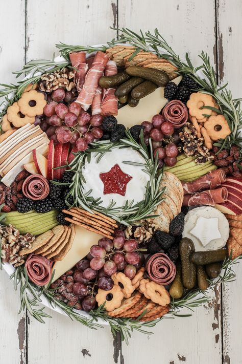 Wreath Charcuterie Board - Love Grows Wild Wreath Charcuterie Board, Wreath Charcuterie, Christmas Cheese Boards, Christmas Cheese, Christmas Platter, Charcuterie Inspiration, Charcuterie Platter, Party Food Platters, Charcuterie And Cheese Board