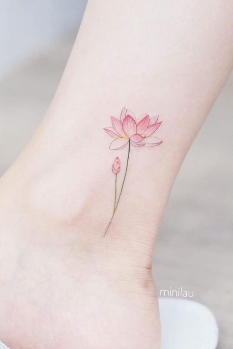 Leg Tattoos For Women, Side Leg Tattoo, Blatt Tattoos, Lotusblume Tattoo, Small Lotus Tattoo, Water Lily Tattoos, Cute Thigh Tattoos, Lotus Tattoo Design, Ankle Tattoos For Women