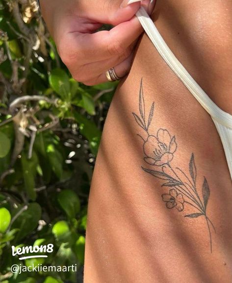 Ephemeral Tattoo, Tato Minimal, Basic Tattoos, Hip Tattoos Women, Petite Tattoos, Cute Tattoos For Women, Classy Tattoos, Discreet Tattoos, Subtle Tattoos