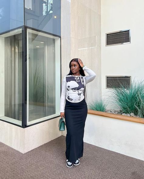 RACHEL B on Instagram: "skirts&sneakers" 2022 Skirts, Long Skirt Outfits Aesthetic, Pretty Poses, Style Jupe, Jeans Men Fashion, Girls Long Skirts, Skirt Outfits Aesthetic, Modest Girly Outfits, Dress And Sneakers Outfit