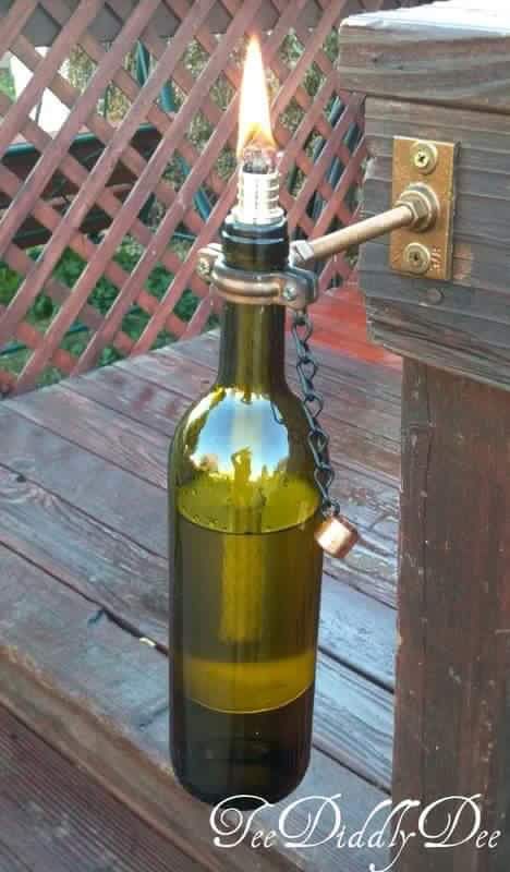 Wine Bottle Tiki, Wine Bottle Tiki Torch, Glass Bottle Diy, Astuces Diy, Foam Pumpkins, Tiki Torches, Olive Oil Bottles, Soda Bottles, Diy Wine