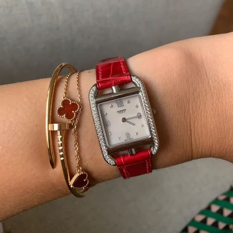 Hermes Watch, Van Cleef And Arpels Jewelry, Luxurious Cars, Naija Fashion, Van Cleef And Arpels, Bella Naija Weddings, Women Watches, Pinterest Blog, Van Cleef