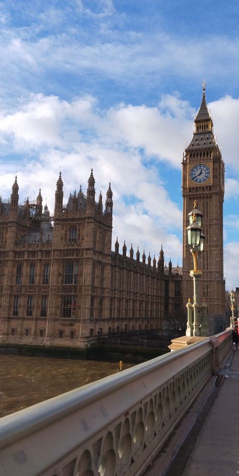 London big ben sunny sky City Of London Photography, City Of London Aesthetic, London Shops Aesthetic, Kcl London Aesthetic, England Aesthetic Wallpaper, London Vibes Aesthetic, United Kingdom Aesthetic, Big Ben Aesthetic, London Aesthetic Wallpaper