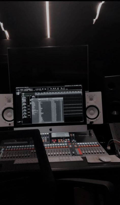 Music Studio Wallpaper, Singer Career, Rapper Lifestyle, Singing Room, Musician Aesthetic, Sneakerhead Room, Home Studio Ideas, Passport Pictures, Recording Studio Design