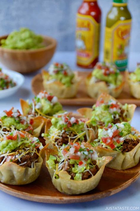 Easy Taco Salad Cups - Just a Taste Easy Shareable Snacks, Phylo Pastry Cups Appetizers, Best Finger Foods For Parties, Taco Salad Cups, Baked Meats, Creative Appetizers, Taco Appetizers, Stuffed Food, Taco Ring