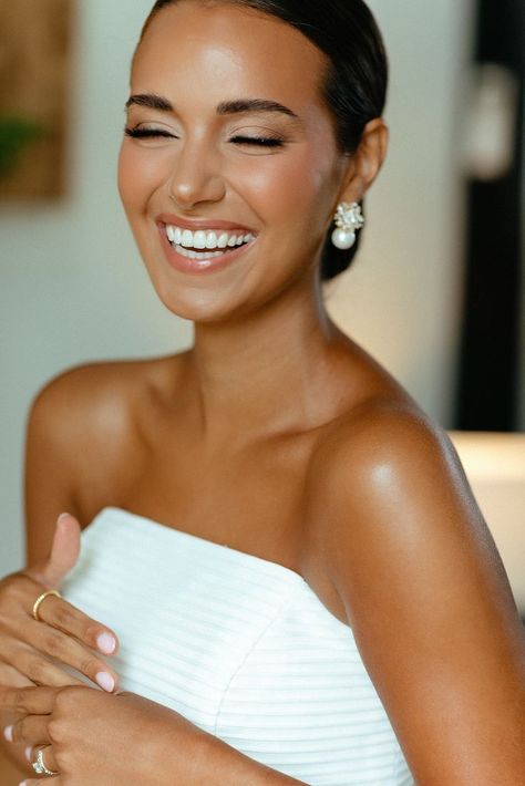 Bride Made Makeup, Bride Hair Makeup, Wedding Makeup Bronze Dewy Skin, Natural Makeup For White Dress, Olivia Culpo Wedding Makeup, Glowing Wedding Makeup Brides, Clean Makeup Look Wedding, Soft Brown Bridal Makeup, Bridemaids Makeup Simple Brown Eyes