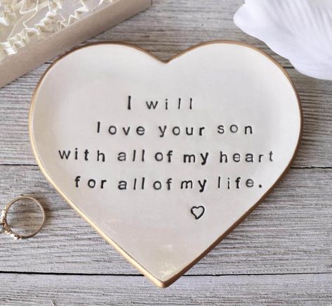 Diy Gifts For Christmas, Anniversary Journal, Gift Mother In Law, Groom Gifts, Heart Jewellery, Wedding Gifts For Parents, Jewellery Dish, Heart Dish, Mother Of The Groom Gifts