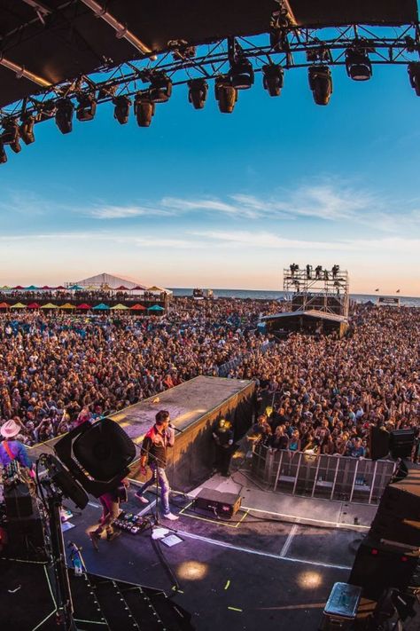 California Music Festivals, Jazz Music Festival, Coachella California, Coachella Concert, Hangout Music Festival, American Festivals, Concert Vibes, Concert Crowd, Music Concerts