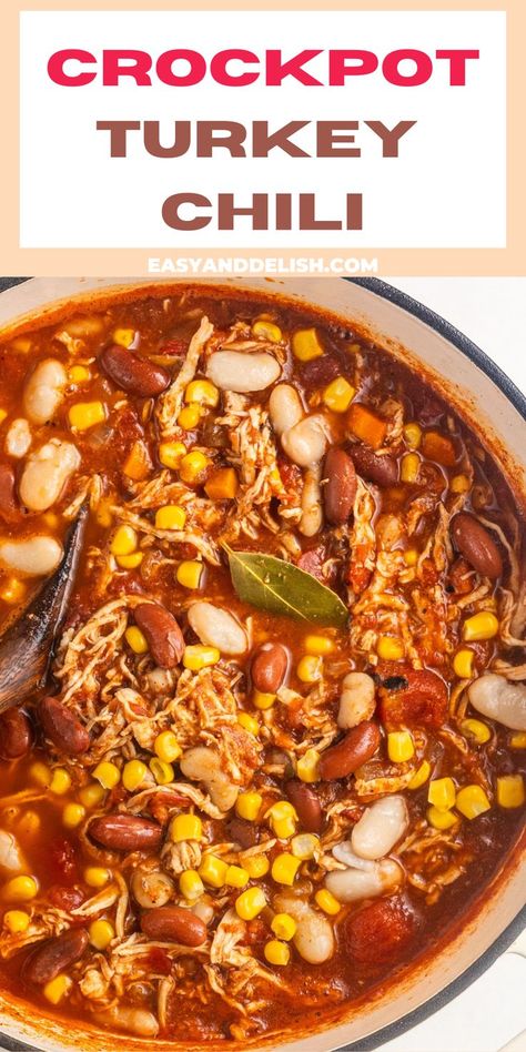 This Crockpot turkey chili is one of those hearty and delicious dump crockpot meals that are quick and simple to prepare. Your family will love it! It also great for meal prepping! Dump Crockpot Meals, Turkey In The Crockpot, Dump Crockpot, Crockpot Turkey Chili, Turkey Chili Recipe Crockpot, Healthy Turkey Chili, Easy Turkey Chili, Turkey Chili Crockpot, Turkey Chili Healthy