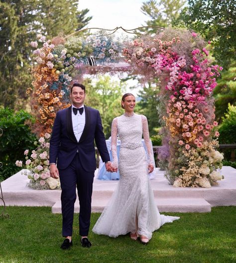 Colorful Floral Chuppah, Huppah Wedding Flowers, Colorful Chuppah, Colorful Wedding Arch, Huppah Wedding, Floral Aisle, Vintage Wedding Ceremony, Floral Arches, Wedding Chuppah