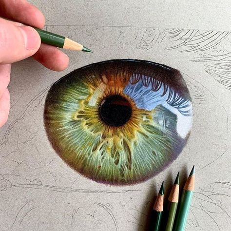 Hyperrealism Drawing, Carandache Luminance, Colored Pencil Art Projects, Realistic Eye Drawing, Drawing Pencils, Prismacolor Art, A Level Art Sketchbook, Colored Pencil Techniques, Eye Painting