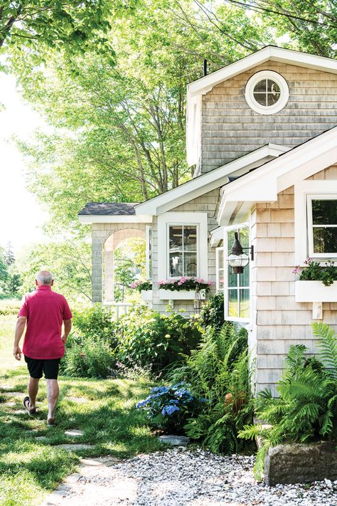 A couple finds peace, and a decade-long project, on a tidal cove. New England Cottage, Nantucket Style Homes, Nantucket Cottage, Cape Cod Cottage, Coastal Cottage Style, Fairytale House, Nantucket Style, Maine Cottage, Cottage Exterior