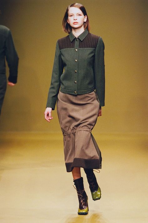 1999 Fashion, 2005 Fashion, Prada 2005, Corporate Wear, Couture Runway, Vintage Casual, 90s Fashion, Online Clothing, Runway Fashion