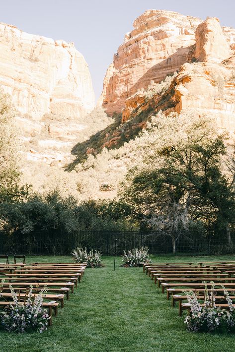 Fall Wedding Arizona, Small Arizona Wedding, Desert Wedding Ceremony, Sedona Arizona Wedding, Sedona Wedding Colors, Outdoor Wedding Arizona, Sedona Wedding Venues, Red Rock Canyon Wedding, Wedding Venue Arizona