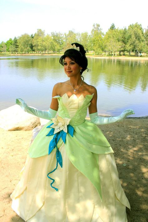 Customized The Princess and the Frog Tiana Cosplay Princess Dress For Halloween Cosplay Princess Tiana Costume, Princess Tiana Dress, Princess Dress Costume, Tiana Costume, Tiana Princess, Tiana Dress, Frog Costume, Princesa Tiana, Frog Princess