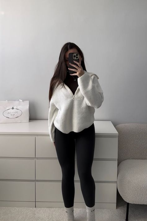 Zip-top rib-knit jumper selecionado no LTK Gym Black Leggings Outfit, Black Comfortable Outfits, Black Leggings Outfit Comfy, Style With Black Leggings, Leggings Outfit Black, Cute Fit With Leggings, Black Leggings Casual Outfit, Basics Winter Outfits, Winter Outfits Leggings Casual