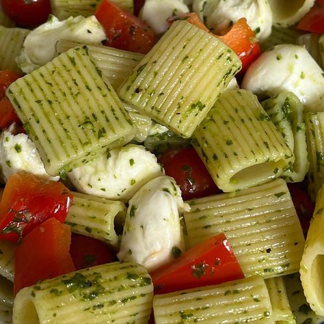 Pasta Salad Aesthetic, Packed Lunch Aesthetic, School Lunch Aesthetic, Pasta Easy Dinner, Pretty Lunch, Gym Breakfast, Lunch Summer, Lunch Aesthetic, Lunch Photos