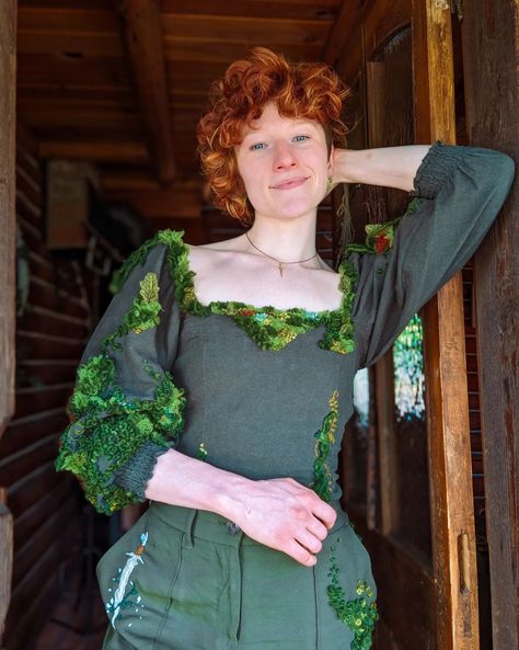 New video will premiere in 1 hour!! The Q&A is half the video and the other half is MOSS BABYYYY. EMBROIDERED moss 🪡🌿 #cottagecore #cottagecoreootd #whimsical #designer #costumedesigner #cosplay #mosscore #fairycore #artreference #artistsoninstagram Embroidered Moss On Clothes, Moss Corset, Moss Outfit, Embroidered Moss, Potions Shop, Dnd Fashion, Dolly Kei Fashion, Cottagecore Wardrobe, Coat Embroidery