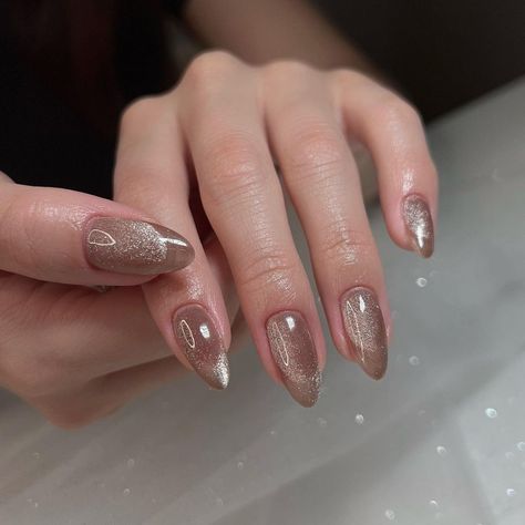 25 Ideas for Fall Cat Eye Nails 2024 Nails 2022 Short, Classy Winter Nails, Winter Nails 2022, Cat Eye Nails Polish, Eye Nail Art, Velvet Nails, Fun Nail Colors, Cat Eye Gel Polish, Subtle Nails