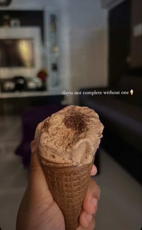 Sweet Cravings Captions, Ice Cream Snap Ideas, Ice Cream Photo Ideas Instagram, Ice Cream Story Ideas, Ice Cream Streak, Ice Cream Snap Story, Ice Cream Ig Story, Sweet Instagram Story, Ice Cream Snapchat Stories