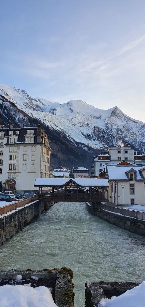 Taken by me #chamonix #ski #France #station #winter #hiver #aesthetic #oldcity #city #snow #neige France Skiing Aesthetic, Chamonix France Aesthetic, Switerzerland Aesthetic Winter, Switerzerland Winter, Geneva Switzerland Aesthetic Winter, France Winter Aesthetic, Chamonix Aesthetic, Switzerland Aesthetic Winter, Europe Winter Aesthetic