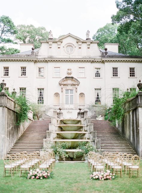 If you are planning a wedding in Georgia The Swan House in Atlanta is a must-see venue! The most stunningly romantic luxurious wedding venue in the Southeast. Wedding Venues Preppy, Estate Wedding Reception, Southern Mansion Wedding, Wedding Ceremony In Front Of House, Swan House Wedding Atlanta, Wedding In Georgia, The Swan House Atlanta, Wedding Venue Classy, Southeast Wedding Venues