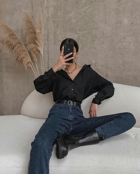 Dark Feminine Wardrobe, Masculine Feminine Outfits, Dark Feminine Aesthetic Outfits, Feminine Casual Outfits, Feminine Outfits Casual, Feminine Style Casual, Dark Feminine Style, Feminine Aesthetic Outfits, Feminine Summer Outfits