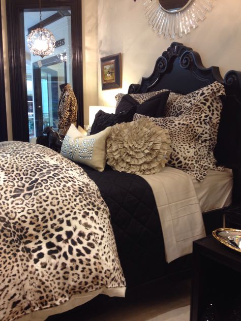 Beautiful leopard Cheetah Print Room, Cheetah Print Room Ideas, Cheetah Room, Leopard Print Room, Cheetah Print Bedroom, Cheetah Bedroom, Leopard Bedroom Decor, Leopard Print Bedroom, Leopard Room