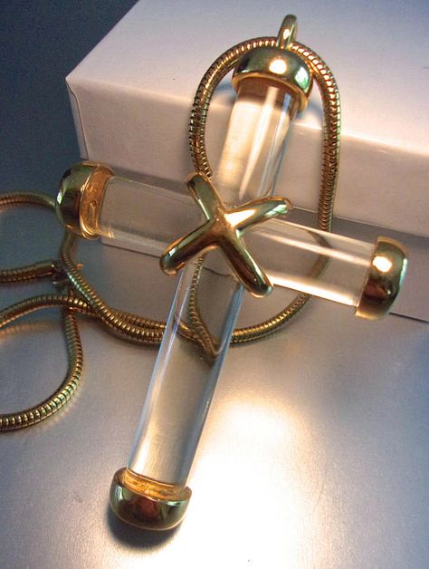 Clear Lucite Large Cross Pendant Necklace Gold Trim Snake White Gold Diamond-cut Crucifix Jewelry, Vintage Cross Necklace, Nickel-free Gold Crucifix Jewelry, Collectible Cross-shaped Jewelry With Large Pendant, Antique Hallmarked Cross Pendant Jewelry, Clear Necklace, Vintage Pendant Necklace, Antique Hallmarked Crucifix Jewelry, Figural Jewelry