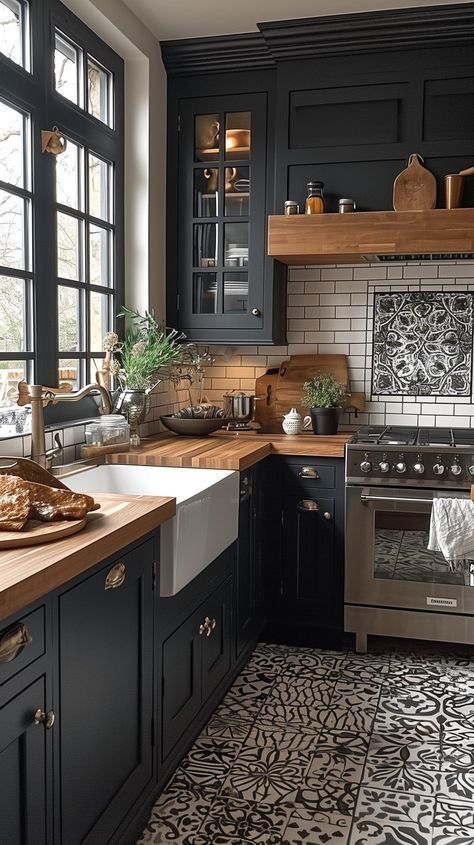 Small Dark Kitchen Ideas, Dark Grey Kitchen Cabinets, Moody Kitchen, Dark Grey Kitchen, Kitchen Backsplash Ideas, Black Kitchen Cabinets, Classic Kitchen, Grey Kitchen Cabinets, Boho Kitchen