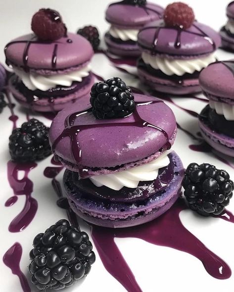 Purple Wedding Food, Goth Macarons, Purple Macaroons, Purple Macarons Aesthetic, Pretty Macarons Aesthetic, Berry Filling, Aesthetic Food Macaroon, Purple Aesthetic Macaroon, Purple Desserts