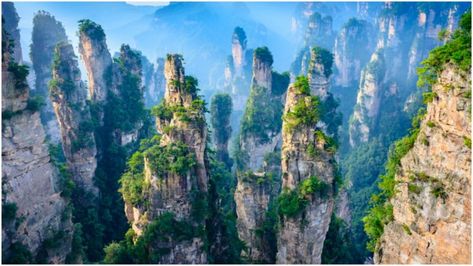 China’s Amazing Stone Pillars Inspired the ‘Avatar’ Scenery Tianzi Mountains, Chinese Mountains, Zhangjiajie, Lijiang, Kunming, Strange Places, Bagan, Forest Park, Chengdu