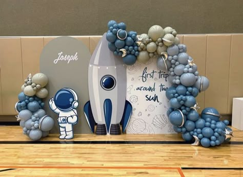 First Trip Around The Sun Birthday Table Decor, Astronaut Themed Party, Space Theme Birthday Backdrop, Astronaut Birthday Decoration, First Birthday Astronaut Theme, Space 1st Birthday Party Decorations, Space Birthday Backdrop, Astronaut Birthday Theme Decor, Outer Space Balloon Garland