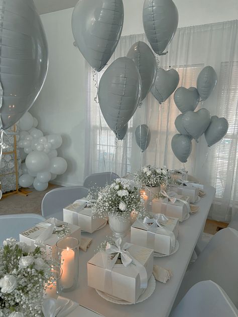 Bridesmaid Table Setting, Gift Setup Ideas, Bridemaids Proposals Party, Bridesmaid Gifts Aesthetic, Bridal Proposal Party Ideas, Bridesmaid Proposal Balloon, Bridesmaid Party Decoration, Bridal Proposal Table Set Up, Bridesmaid Try On Party Ideas