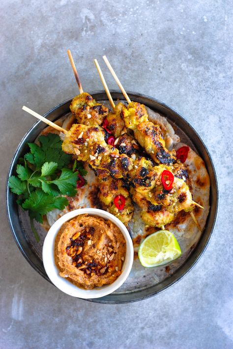 Keto Recipes Chicken, Thai Chicken Satay, Chicken Satay Skewers, Satay Recipe, Grilled Chicken Skewers, Peanut Dipping Sauces, Spicy Peanut Sauce, Recipetin Eats, Nasi Lemak