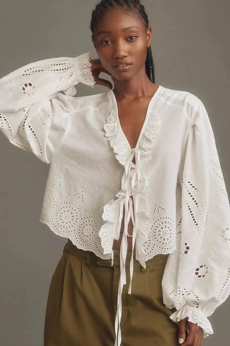 Travel Capsule Wardrobe Summer, Anthropologie Clothing, Trendy Shirt Designs, Sassy Outfit, Technology Fashion, Front Tie Shirt, Woven Top, Front Tie Top, Boho Blouses