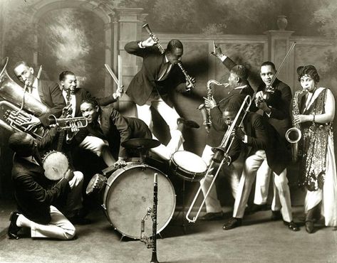 1920s Music, Chicago Jazz, 1920s Jazz, Big Band Jazz, Jazz Sheet Music, Band Outfits, Band Photography, Cotton Club, Jazz Club