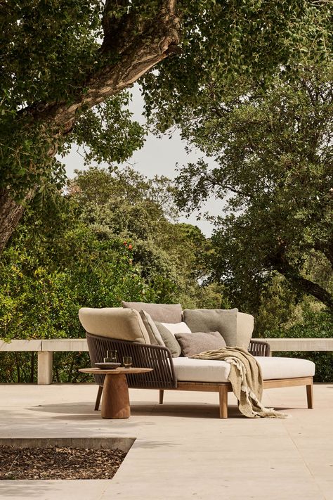 Outdoor daybed with decorative cushions by the poolside, creating a relaxing oasis Outdoor Daybed Ideas, Pool Lounge Area, Blender Environment, Poolside Design, Daybed Outdoor, Japandi Furniture, Pool Bed, Luxury Outdoor Living, Outdoor Lounge Seating