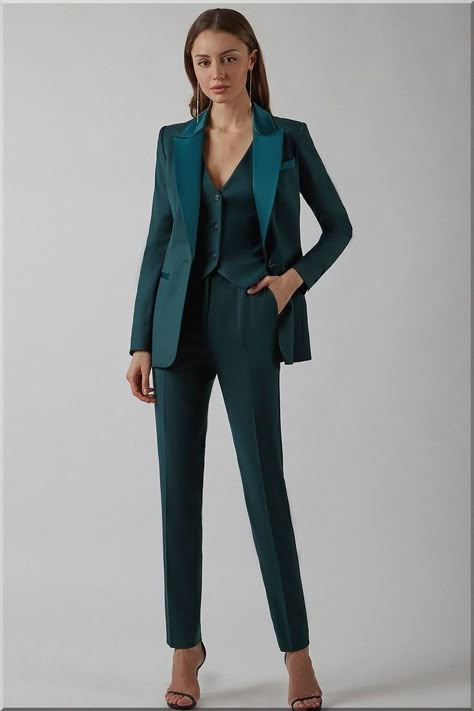 Green Suit For Women, Power Suits For Women, Formal Suits For Women, Woman In Suit, Homecoming Outfits, Business Outfits Women, Suit For Women, Prom Suits, Green Suit