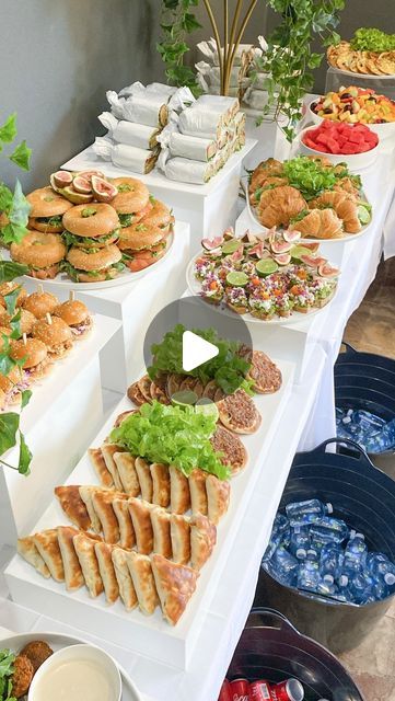 Table Food Platters, Buffet Styling Food, Banquette Food Ideas, Tea Party Buffet Table, Grab And Go Sandwich Display, Finger Food Buffet Ideas, Wedding Morning Food, Birthday Party Food Platters, Table Spread Ideas