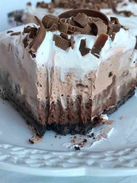 No Bake Triple Layer Chocolate Cream Pie | No bake triple layer chocolate cream pie is a must make for your Holiday table! Three layers of creamy chocolate pudding inside a chocolate cookie crust. No bake, 4 ingredients, and some fridge time is all you need for the best chocolate cream pie dessert | Together as Family #nobakepierecipes #nobakepie #chocolatecreampierecipe #chocolatecreampie #dessert #dessertrecipes #chocolaterecipes #chocolate Chocolate Cream Pie With Pudding, No Bake Chocolate Pudding Pie, No Bake Chocolate Pie, Easy Pies, Chocolate Pudding Pie, Chocolate Pie Recipe, Yummy Pies, Chocolate Cream Pie Recipe, Chocolate Pie With Pudding