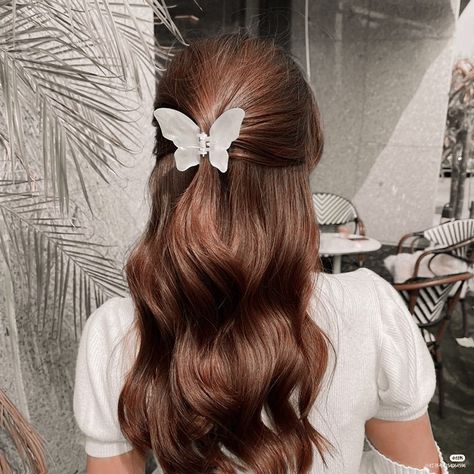 Cottagecore Girls, Coquette Hairstyles, Hair Styels, Prettiest Celebrities, Long Hair Wedding Styles, Clip Hairstyles, Diy Hair Accessories, Aesthetic Hair, Wavy Hair