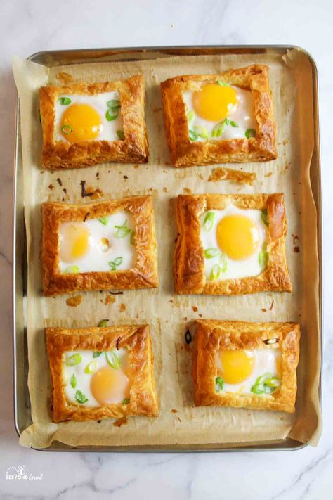 Puff Pastry Egg Recipes, Egg Pastry Breakfast, Puff Pastry And Eggs, Egg Pastry Puff, Puff Pastry Brunch Recipes, Puff Pastry Egg Cups, Breakfast Using Puff Pastry, Eggs In Puff Pastry, Puff Pastry With Eggs