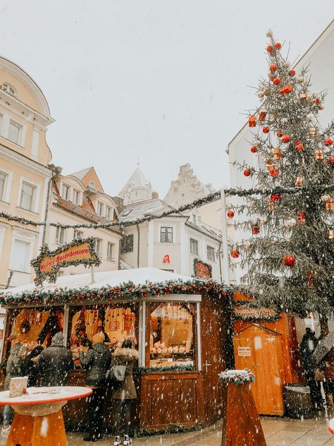 Markets Outfit, Copenhagen Christmas Market, European Christmas Markets, Vienna Christmas, Christmas In Germany, Germany Christmas, Copenhagen Christmas, European Christmas, Christmas Destinations