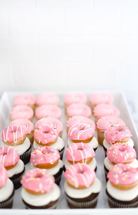 mini donut cupcakes Mini Donut Cupcakes, Cupcake With Mini Donut, Donut Themed Desserts, Two Donut Birthday Party, Doughnut Party Ideas, Donut Party Food Ideas, Doughnut Cupcakes, Doughnut Birthday Party, Donut Party Ideas