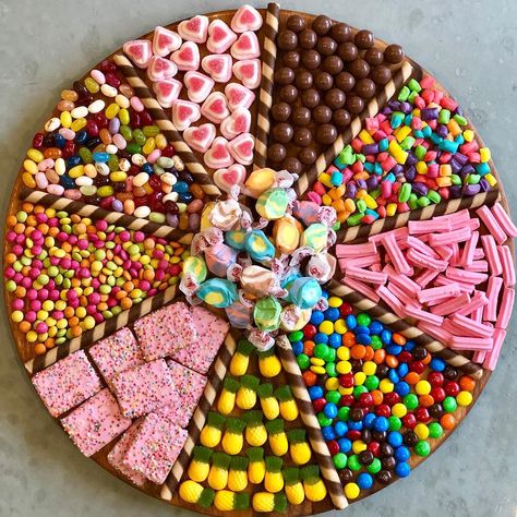 Have a sweet weekend peeps 👌 #lollies #lollipop #food #party Candy Board, Dessert Platter, Charcuterie Inspiration, Charcuterie Platter, Sleepover Food, Junk Food Snacks, Snack Board, Party Food Platters, Food Party