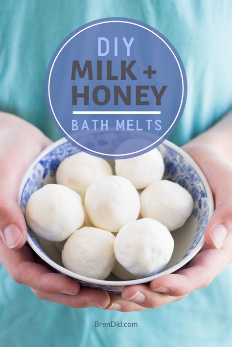 Homemade Bath Melts, Bath Melts Recipe, Milk And Honey Bath, Bath Melts Diy, Milk Bath Recipe, Honey Bath, Moisturizing Bath, Easy Homemade Gifts, Bath Melts