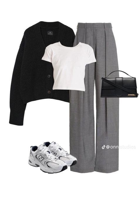 Winter Outfits With Trousers, Gray Pants Outfit Casual, Grey Office Pants Outfit, Grey Pants Outfit Casual, Gray Trousers Outfit, Korean Baggy Pants, Gray Pants Outfit, Grey Pants Outfit, Old Money Winter