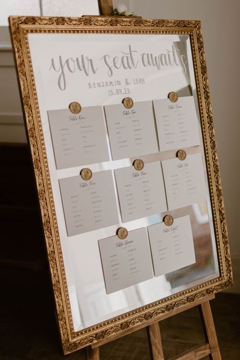 Gold Table Seating Chart, Large Gold Mirror Wedding, Table Plan Wedding Mirror, Seating Chart On Gold Mirror, Art Gallery Wedding Decorations, Mirror Wedding Table Plan, Wedding Find Your Table, Gold Mirror Wedding Sign Seating Charts, Vintage Mirror Seating Chart Wedding