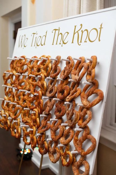 Soft Pretzel Board Wedding, Pretzel Table Wedding, Tied The Knot Pretzels, Chicken Tenders Wedding Reception, After Wedding Snacks, Diy Late Night Snacks Wedding, Finger Food Wedding Ideas, Pretzel Stand At Wedding, Savory Wedding Snacks